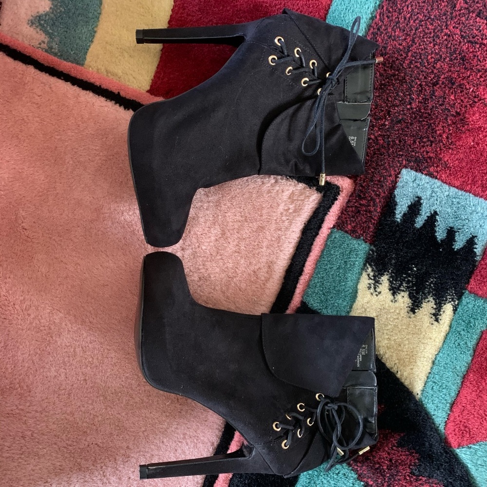 Booty heels - Picture 2 of 5